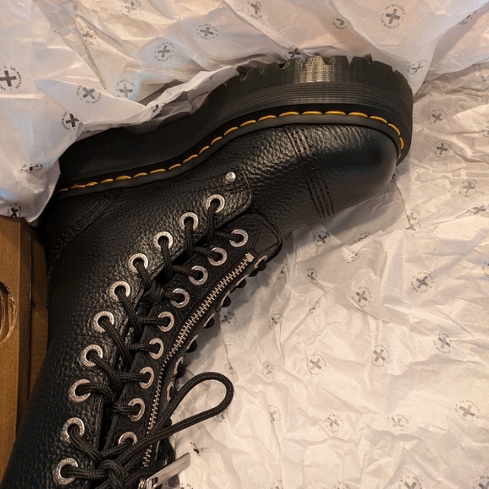 Dr. Marten's Sinclair Hi Twist Boots